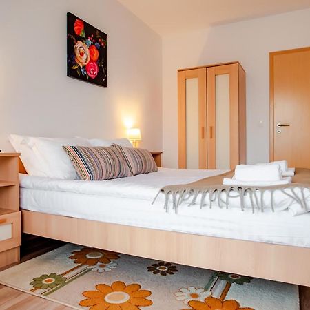 Lilibeth Apartments Брашов Екстериор снимка
