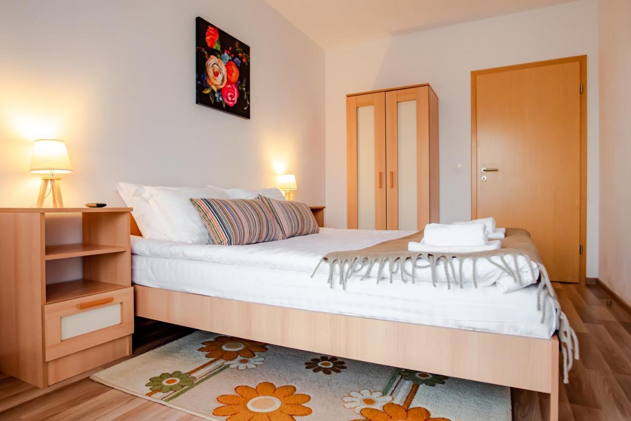 Lilibeth Apartments Брашов Екстериор снимка